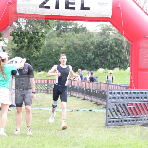 21.06.2026 - 29. Vierlanden-Triathlon Andreas Tolksdorf http://msf.ph/oto/9877239 21.06.2026 11:11:41 Ziel 336, 395, 336, 395 meine-sportfotos.de