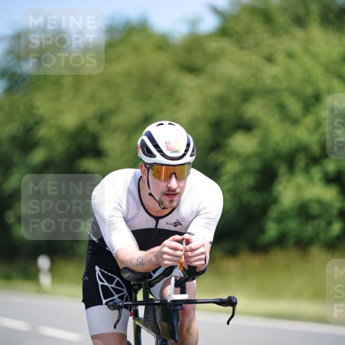 21.06.2026 - Viking Triathlon Michael Burmester http://msf.ph/oto/9877312 21.06.2026 13:00:37 Radfahren 363, 377, 529 meine-sportfotos.de