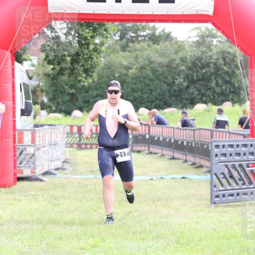 21.06.2026 - 29. Vierlanden-Triathlon Andreas Tolksdorf http://msf.ph/oto/9877357 21.06.2026 11:12:03 Ziel 317, 317 meine-sportfotos.de