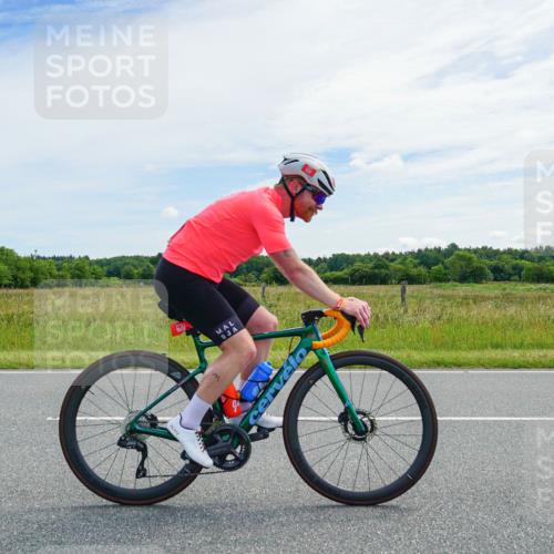 21.06.2026 - Viking Triathlon Michael Burmester http://msf.ph/oto/9877408 21.06.2026 12:04:37 Radfahren 73, 75, 78, 126, 172, 252, 613, 659, 659, 665 meine-sportfotos.de