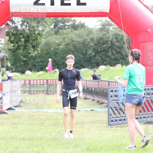21.06.2026 - 29. Vierlanden-Triathlon Andreas Tolksdorf http://msf.ph/oto/9877499 21.06.2026 11:12:27 Ziel  meine-sportfotos.de