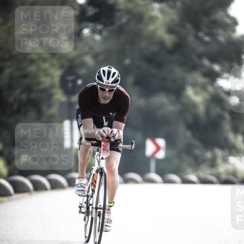 21.06.2026 - 29. Vierlanden-Triathlon H.Heesch http://msf.ph/oto/9877527 21.06.2026 09:03:43 Radfahren 124, 126 meine-sportfotos.de