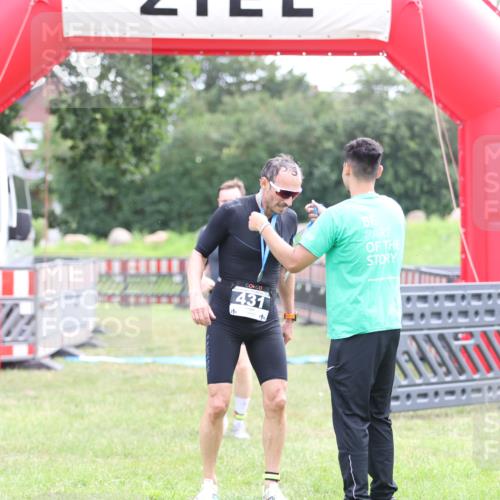 21.06.2026 - 29. Vierlanden-Triathlon Andreas Tolksdorf http://msf.ph/oto/9877543 21.06.2026 11:12:45 Ziel 303, 303 meine-sportfotos.de