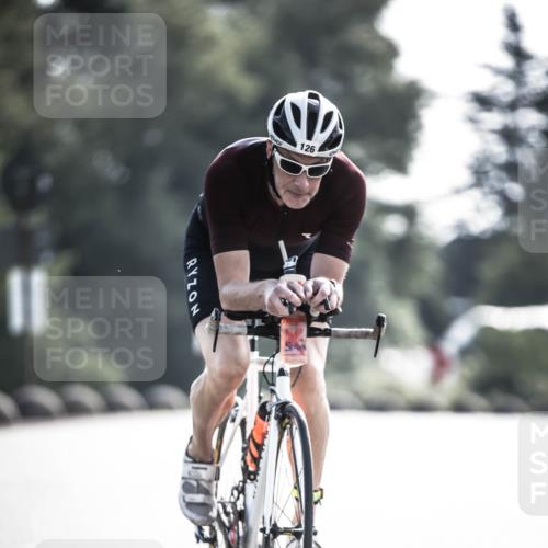 21.06.2026 - 29. Vierlanden-Triathlon H.Heesch http://msf.ph/oto/9877554 21.06.2026 09:03:44 Radfahren 124, 126 meine-sportfotos.de
