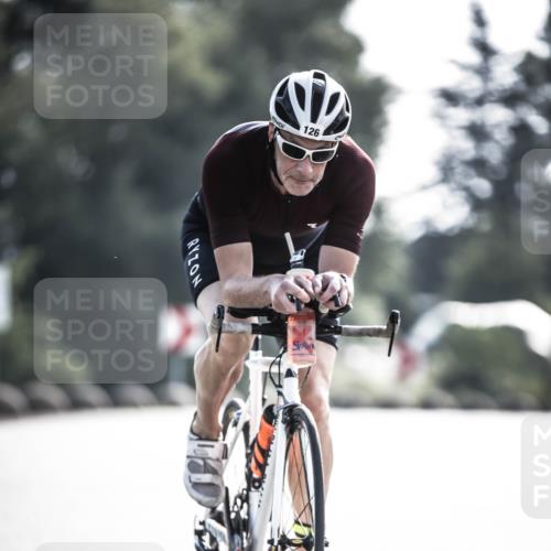 21.06.2026 - 29. Vierlanden-Triathlon H.Heesch http://msf.ph/oto/9877558 21.06.2026 09:03:44 Radfahren 124, 126 meine-sportfotos.de