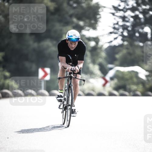 21.06.2026 - 29. Vierlanden-Triathlon H.Heesch http://msf.ph/oto/9877580 21.06.2026 09:03:50 Radfahren 26, 124 meine-sportfotos.de