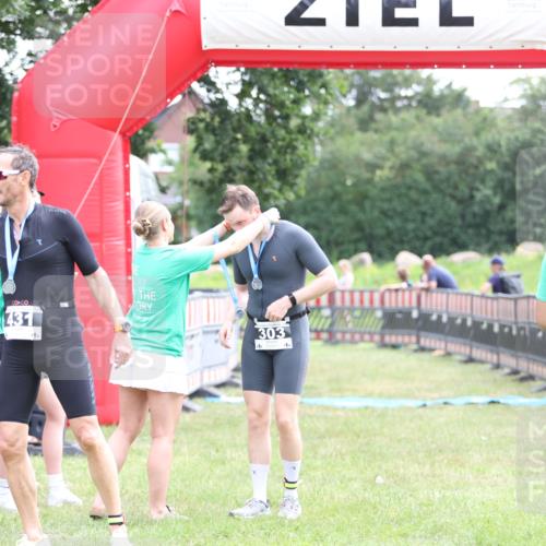 21.06.2026 - 29. Vierlanden-Triathlon Andreas Tolksdorf http://msf.ph/oto/9877632 21.06.2026 11:12:47 Ziel 303, 303 meine-sportfotos.de