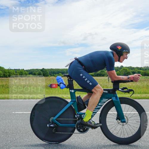 21.06.2026 - Viking Triathlon Michael Burmester http://msf.ph/oto/9877663 21.06.2026 12:07:37 Radfahren 90, 97, 118, 163, 211, 226, 245, 245, 562, 562, 621 meine-sportfotos.de