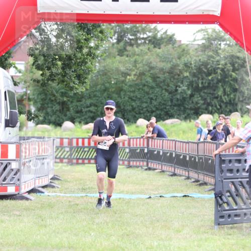 21.06.2026 - 29. Vierlanden-Triathlon Andreas Tolksdorf http://msf.ph/oto/9877700 21.06.2026 11:14:33 Ziel 464, 464 meine-sportfotos.de