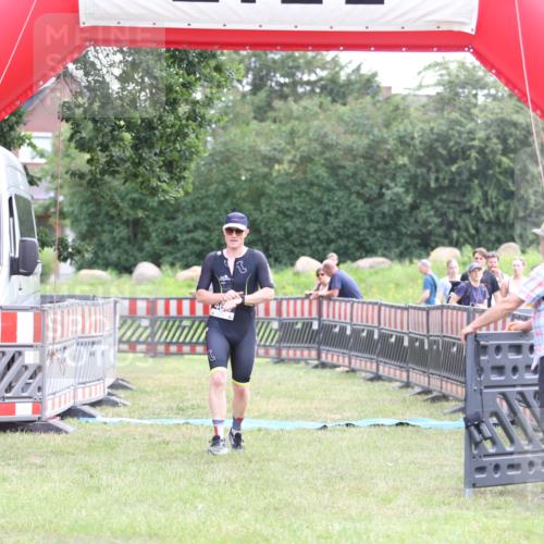 21.06.2026 - 29. Vierlanden-Triathlon Andreas Tolksdorf http://msf.ph/oto/9877708 21.06.2026 11:14:33 Ziel 464, 464 meine-sportfotos.de