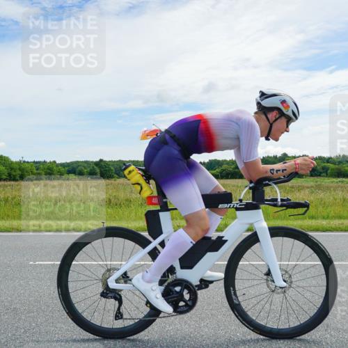 21.06.2026 - Viking Triathlon Michael Burmester http://msf.ph/oto/9877709 21.06.2026 12:08:20 Radfahren 37, 138, 295, 305, 410, 411, 490, 622, 652 meine-sportfotos.de