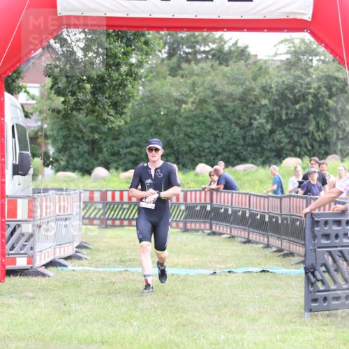 21.06.2026 - 29. Vierlanden-Triathlon Andreas Tolksdorf http://msf.ph/oto/9877734 21.06.2026 11:14:33 Ziel 464, 464 meine-sportfotos.de