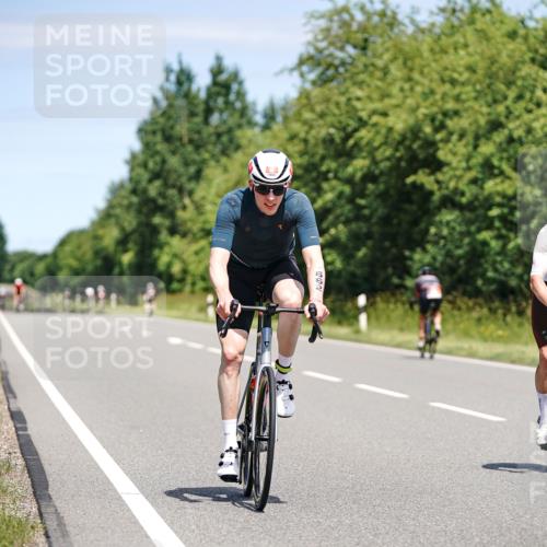 21.06.2026 - Viking Triathlon Michael Burmester http://msf.ph/oto/9877754 21.06.2026 13:04:00 Radfahren 61, 209, 498, 550, 609 meine-sportfotos.de
