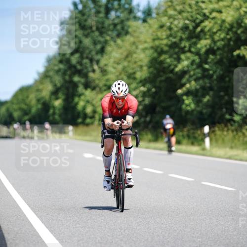21.06.2026 - Viking Triathlon Michael Burmester http://msf.ph/oto/9877770 21.06.2026 13:04:14 Radfahren 61, 498, 550, 624 meine-sportfotos.de