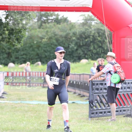 21.06.2026 - 29. Vierlanden-Triathlon Andreas Tolksdorf http://msf.ph/oto/9877777 21.06.2026 11:14:36 Ziel 464, 464 meine-sportfotos.de