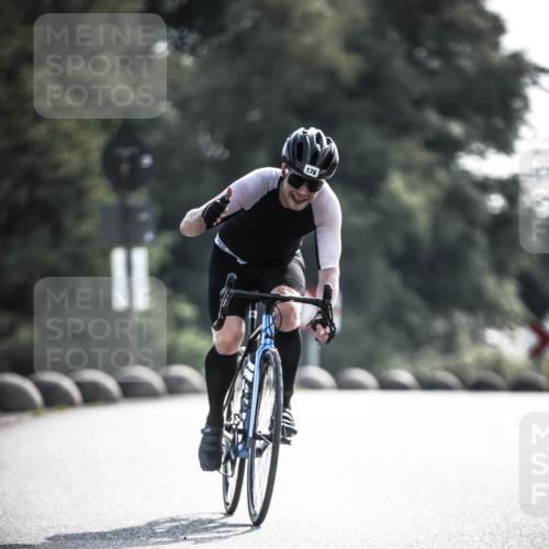 21.06.2026 - 29. Vierlanden-Triathlon H.Heesch http://msf.ph/oto/9877904 21.06.2026 09:05:47 Radfahren 176, 216 meine-sportfotos.de