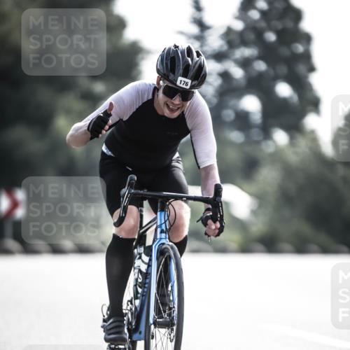21.06.2026 - 29. Vierlanden-Triathlon H.Heesch http://msf.ph/oto/9877933 21.06.2026 09:05:48 Radfahren 176, 216 meine-sportfotos.de