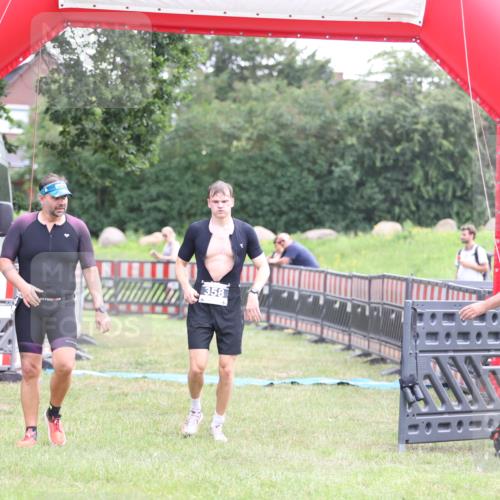 21.06.2026 - 29. Vierlanden-Triathlon Andreas Tolksdorf http://msf.ph/oto/9877948 21.06.2026 11:15:05 Ziel 358, 454, 542, 358, 454, 542 meine-sportfotos.de