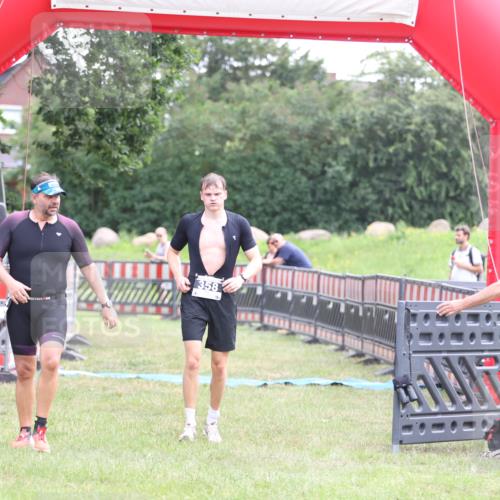 21.06.2026 - 29. Vierlanden-Triathlon Andreas Tolksdorf http://msf.ph/oto/9877963 21.06.2026 11:15:05 Ziel 358, 454, 542, 358, 454, 542 meine-sportfotos.de