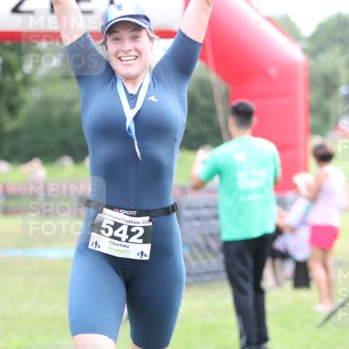 21.06.2026 - 29. Vierlanden-Triathlon Andreas Tolksdorf http://msf.ph/oto/9878068 21.06.2026 11:15:31 Ziel  meine-sportfotos.de
