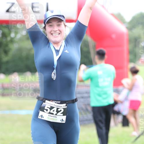 21.06.2026 - 29. Vierlanden-Triathlon Andreas Tolksdorf http://msf.ph/oto/9878086 21.06.2026 11:15:31 Ziel  meine-sportfotos.de