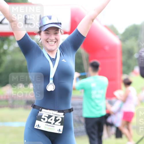 21.06.2026 - 29. Vierlanden-Triathlon Andreas Tolksdorf http://msf.ph/oto/9878099 21.06.2026 11:15:31 Ziel  meine-sportfotos.de
