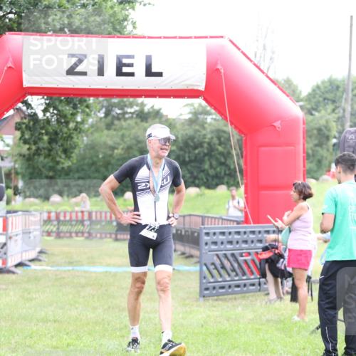 21.06.2026 - 29. Vierlanden-Triathlon Andreas Tolksdorf http://msf.ph/oto/9878162 21.06.2026 11:15:38 Ziel  meine-sportfotos.de