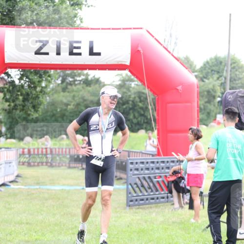 21.06.2026 - 29. Vierlanden-Triathlon Andreas Tolksdorf http://msf.ph/oto/9878184 21.06.2026 11:15:39 Ziel  meine-sportfotos.de