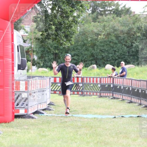 21.06.2026 - 29. Vierlanden-Triathlon Andreas Tolksdorf http://msf.ph/oto/9878191 21.06.2026 11:15:56 Ziel 392, 392 meine-sportfotos.de