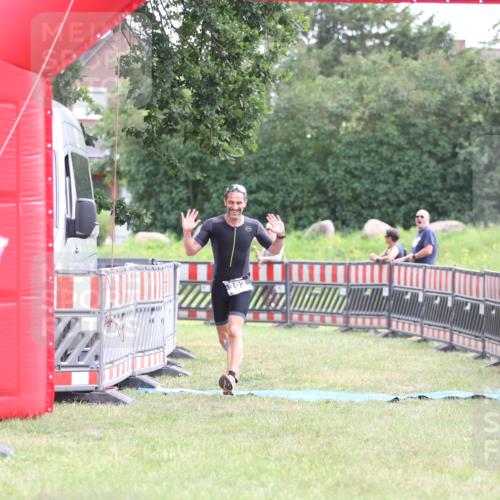 21.06.2026 - 29. Vierlanden-Triathlon Andreas Tolksdorf http://msf.ph/oto/9878198 21.06.2026 11:15:56 Ziel 392, 392 meine-sportfotos.de