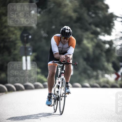 21.06.2026 - 29. Vierlanden-Triathlon H.Heesch http://msf.ph/oto/9878215 21.06.2026 09:07:16 Radfahren 120, 275 meine-sportfotos.de