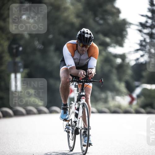 21.06.2026 - 29. Vierlanden-Triathlon H.Heesch http://msf.ph/oto/9878226 21.06.2026 09:07:16 Radfahren 120, 275 meine-sportfotos.de