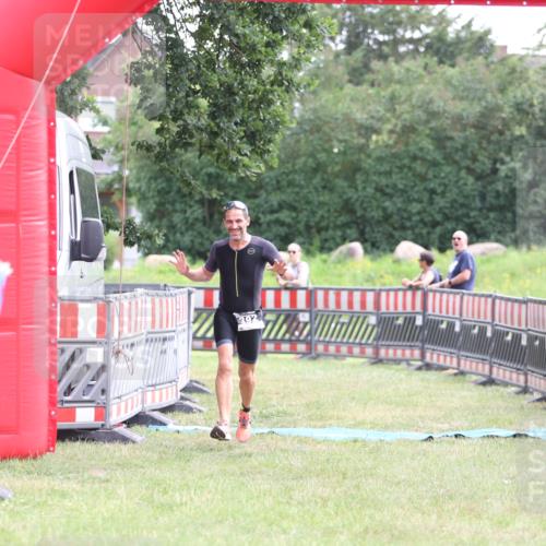 21.06.2026 - 29. Vierlanden-Triathlon Andreas Tolksdorf http://msf.ph/oto/9878250 21.06.2026 11:15:56 Ziel 392, 392 meine-sportfotos.de