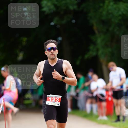 21.06.2026 - 29. Vierlanden-Triathlon LAZAROV Photography http://msf.ph/oto/9878300 21.06.2026 11:55:01 Laufen 202, 123 meine-sportfotos.de