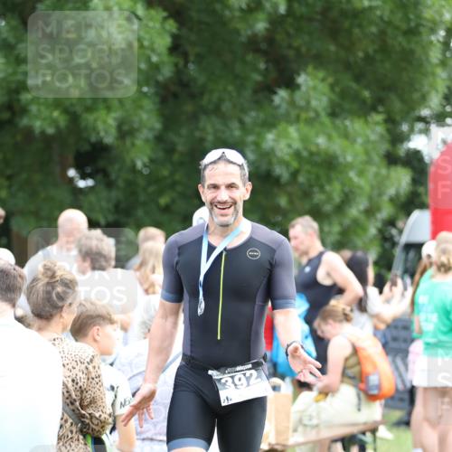 21.06.2026 - 29. Vierlanden-Triathlon Andreas Tolksdorf http://msf.ph/oto/9878358 21.06.2026 11:16:10 Ziel 313, 313 meine-sportfotos.de