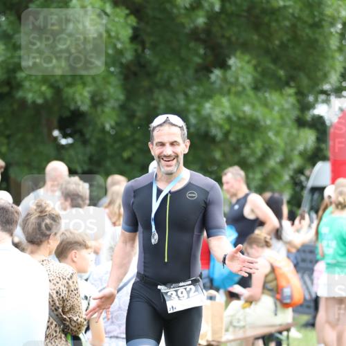 21.06.2026 - 29. Vierlanden-Triathlon Andreas Tolksdorf http://msf.ph/oto/9878366 21.06.2026 11:16:10 Ziel 313, 313 meine-sportfotos.de