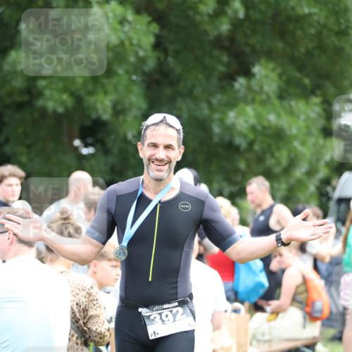 21.06.2026 - 29. Vierlanden-Triathlon Andreas Tolksdorf http://msf.ph/oto/9878402 21.06.2026 11:16:11 Ziel 313, 313 meine-sportfotos.de