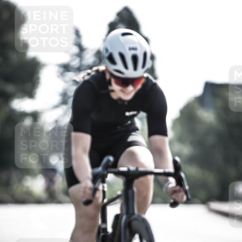 21.06.2026 - 29. Vierlanden-Triathlon H.Heesch http://msf.ph/oto/9878417 21.06.2026 09:07:50 Radfahren 213, 242 meine-sportfotos.de