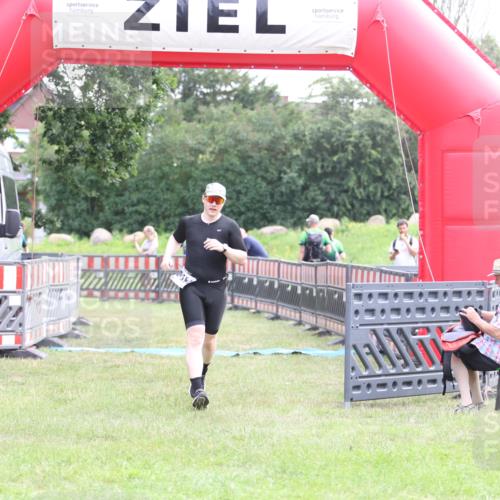 21.06.2026 - 29. Vierlanden-Triathlon Andreas Tolksdorf http://msf.ph/oto/9878591 21.06.2026 11:16:17 Ziel 313, 609, 313, 609 meine-sportfotos.de