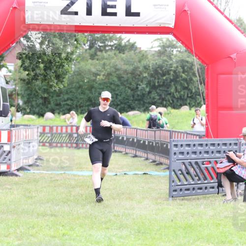 21.06.2026 - 29. Vierlanden-Triathlon Andreas Tolksdorf http://msf.ph/oto/9878600 21.06.2026 11:16:17 Ziel 313, 609, 313, 609 meine-sportfotos.de