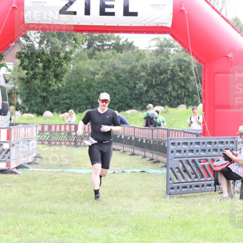 21.06.2026 - 29. Vierlanden-Triathlon Andreas Tolksdorf http://msf.ph/oto/9878609 21.06.2026 11:16:17 Ziel 313, 609, 313, 609 meine-sportfotos.de