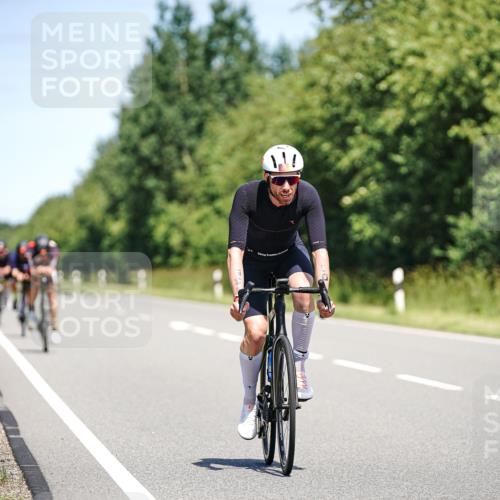 21.06.2026 - Viking Triathlon Michael Burmester http://msf.ph/oto/9878721 21.06.2026 13:09:24 Radfahren 223, 388, 563, 602, 656 meine-sportfotos.de