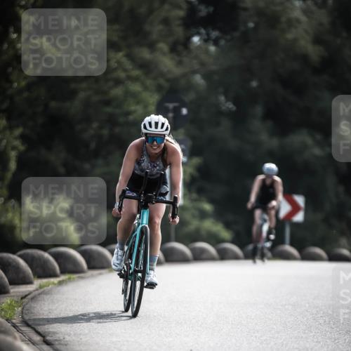 21.06.2026 - 29. Vierlanden-Triathlon H.Heesch http://msf.ph/oto/9878790 21.06.2026 09:09:53 Radfahren 229, 240 meine-sportfotos.de