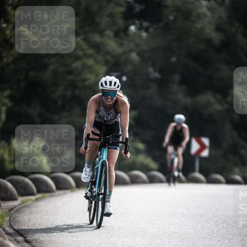 21.06.2026 - 29. Vierlanden-Triathlon H.Heesch http://msf.ph/oto/9878792 21.06.2026 09:09:53 Radfahren 229, 240 meine-sportfotos.de
