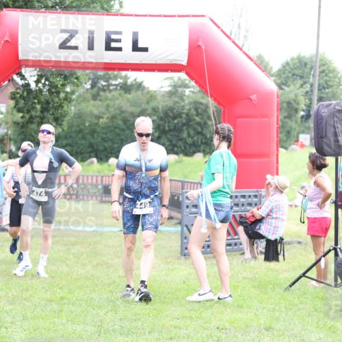 21.06.2026 - 29. Vierlanden-Triathlon Andreas Tolksdorf http://msf.ph/oto/9878944 21.06.2026 11:16:43 Ziel 347, 474, 347, 474 meine-sportfotos.de