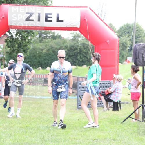 21.06.2026 - 29. Vierlanden-Triathlon Andreas Tolksdorf http://msf.ph/oto/9878950 21.06.2026 11:16:43 Ziel 347, 474, 347, 474 meine-sportfotos.de