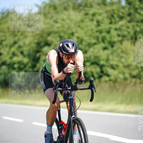 21.06.2026 - Viking Triathlon Michael Burmester http://msf.ph/oto/9878965 21.06.2026 13:11:02 Radfahren 258, 306, 341, 353, 424, 561 meine-sportfotos.de
