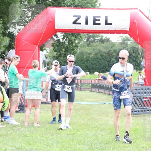 21.06.2026 - 29. Vierlanden-Triathlon Andreas Tolksdorf http://msf.ph/oto/9879022 21.06.2026 11:16:44 Ziel 347, 347 meine-sportfotos.de