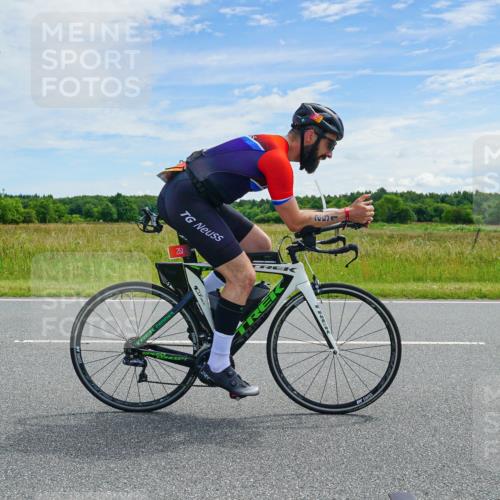 21.06.2026 - Viking Triathlon Michael Burmester http://msf.ph/oto/9879048 21.06.2026 12:25:30 Radfahren 26, 36, 105, 251, 259, 316, 374, 387, 426, 556 meine-sportfotos.de