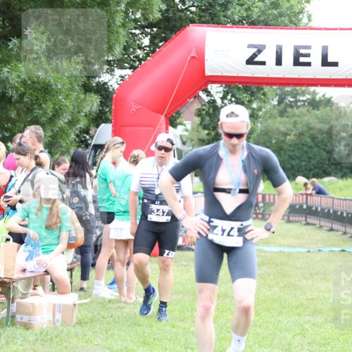 21.06.2026 - 29. Vierlanden-Triathlon Andreas Tolksdorf http://msf.ph/oto/9879056 21.06.2026 11:16:48 Ziel  meine-sportfotos.de